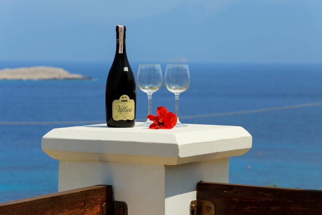 Kalypso Apartment Chalki Town Oda fotoğraf
